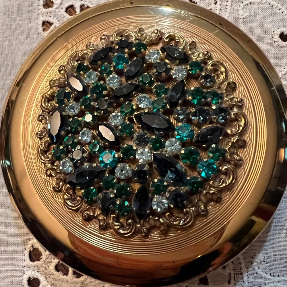 Vintage Round Gold Tone Metal /Rhinestones Compact